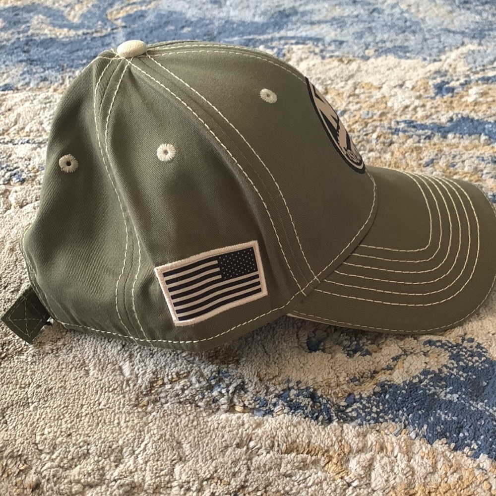 BRAND NEW!!! New York Islanders military hat - Picture 2 of 4